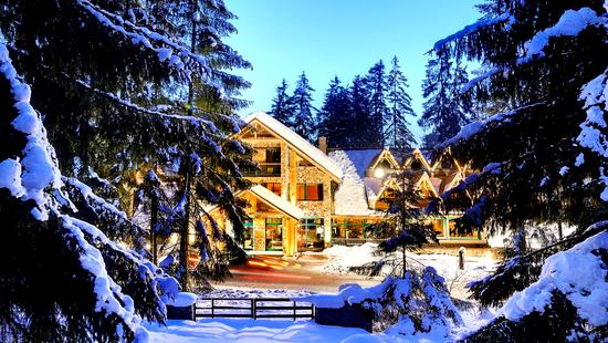 Lacná dovolenka Slovensko – Silvester v Troch Studničkách – kapela Padák, moderátor Dušan Ambróš