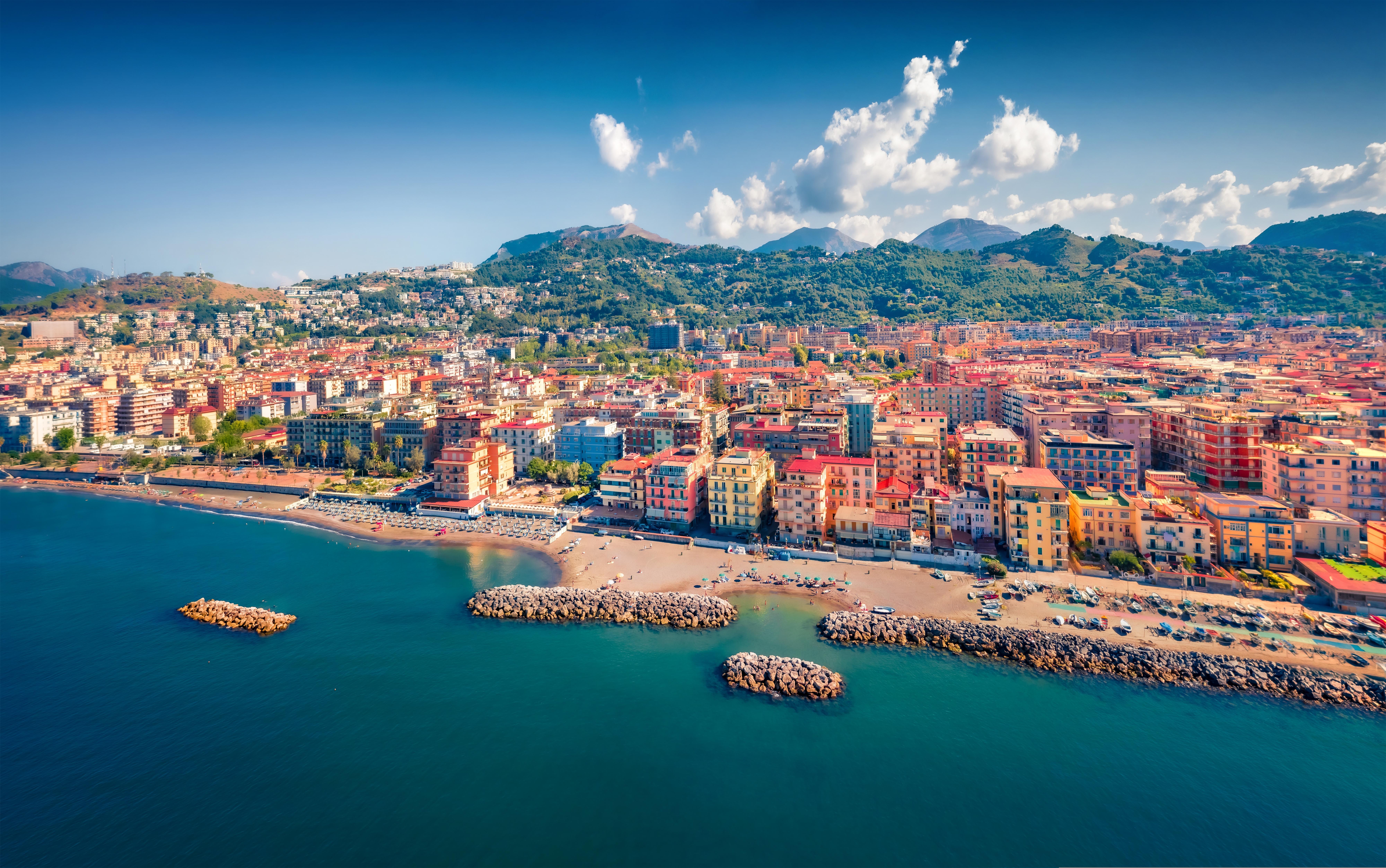 👀Kam to bude? Akční letenky levně od 490 Kč✈ 17 Katovice – Salerno