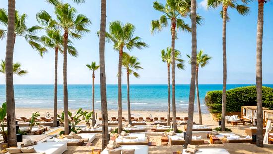 Fotografie nabídky: Don Carlos Marbella s exkluzivním Orange Beach Clubem