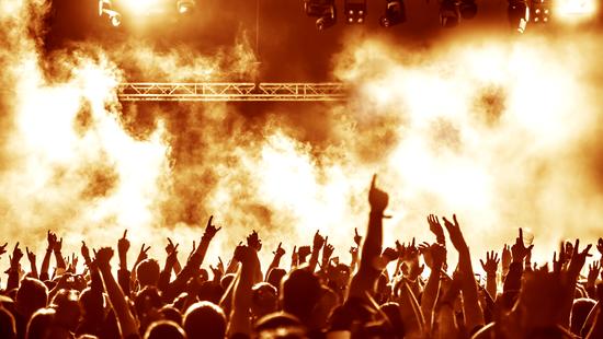 Zľava na pobyt Lístok na AC/DC s ubytovaním v hoteli 4*Mama Shelter v Prahe